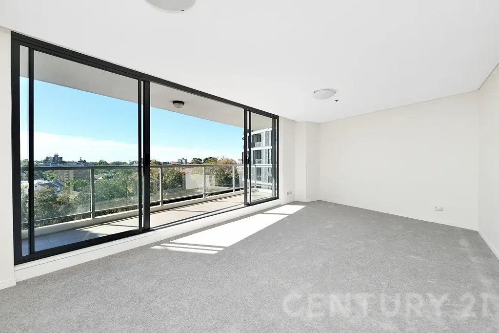 Executive-Style Apartment with Resort Amenities in Prime Bondi Junction Location