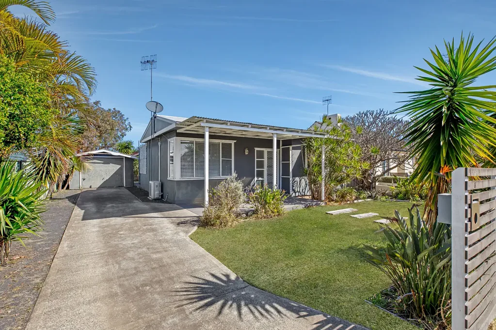 Umina Beach 3બેડરૂમ Renovated Coastal Charm with space to Relax, Entertain and Enjoy.
