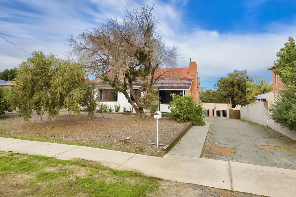 Embleton 3 Bedroom PRIME DEVELOPMENT OPPORTUNITY!
