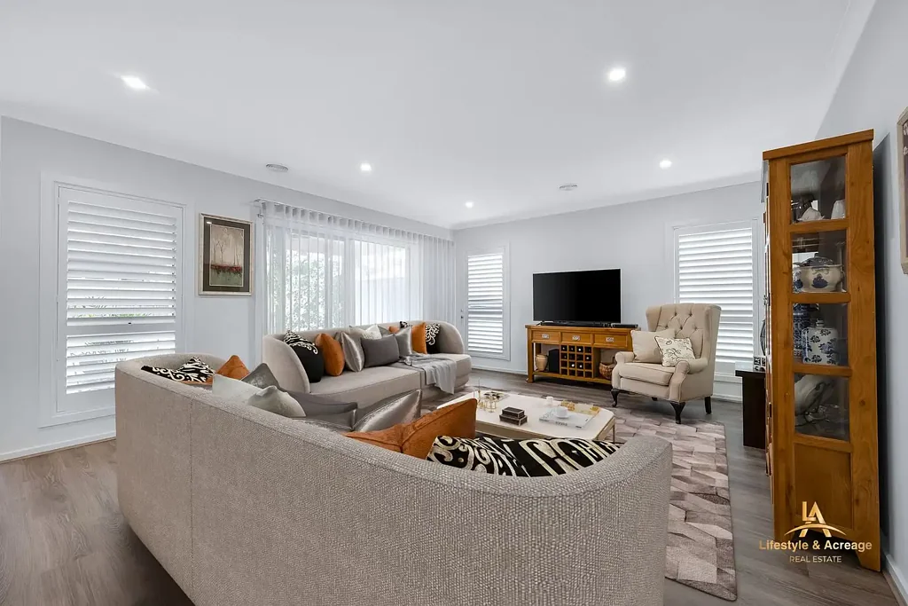 Drouin 4غرفة نوم Exceptional Family Living. Now $790,000–$840,000