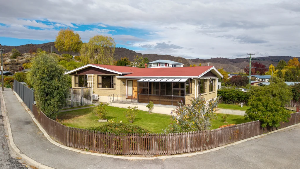 Alexandra 3 Bedroom COMMANDING POSITION & OUTLOOK