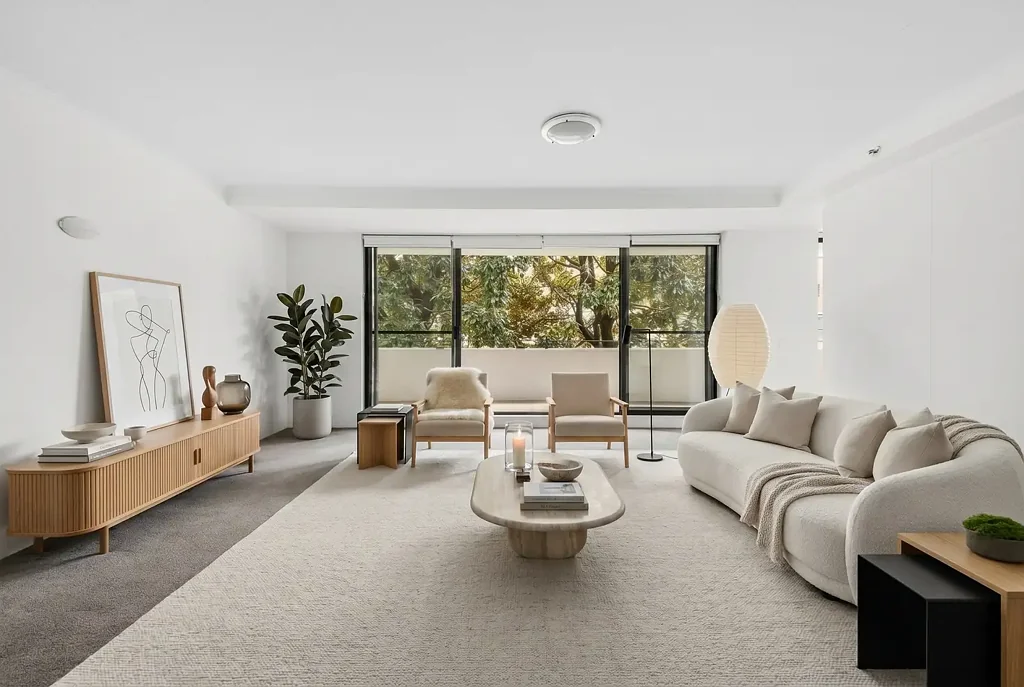Two Bedroom Split-Level Retreat with Lush Garden Surrounds