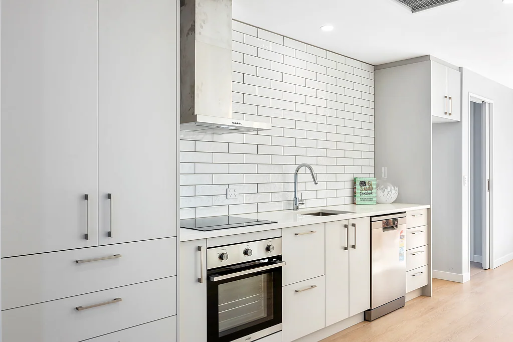 Addington 2침실 Modern Elegance Meets Practical Living