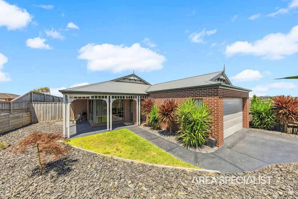Drouin 4침실 The Brief: Side Access + Quality Family Home