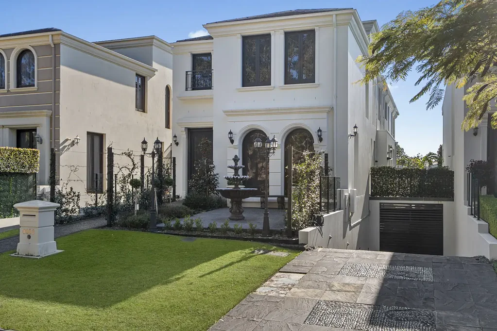 Prestigious Waterfront Living in Sanctuary Cove