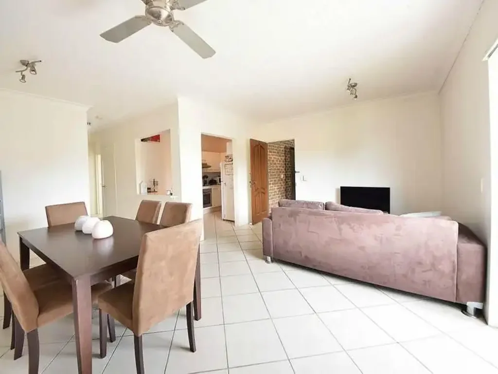 2 BEDROOM X 2 BATHROOM APARTMENT IN MERMAID WATERS, walking distance to Pacific Fair and Beach
