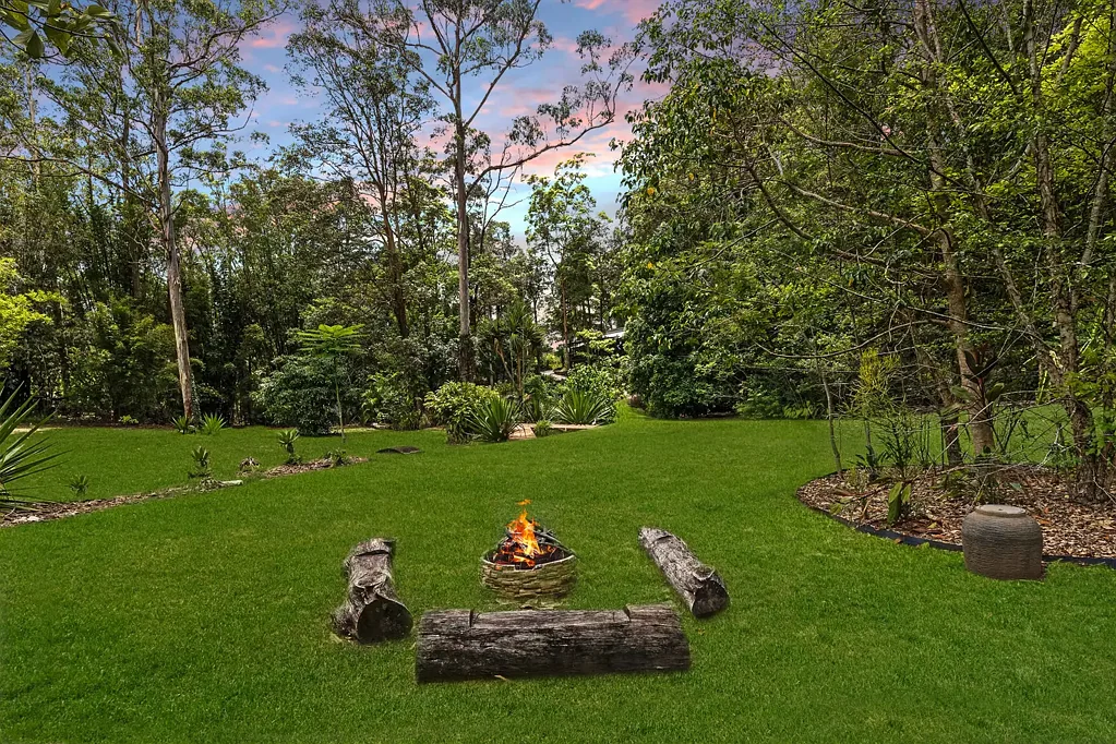 Palmview 6部屋 WELCOME TO THIS SUBLIME TRANQUIL ACREAGE SANCTURY! FORGET DUAL LIVING!..THIS HAS SCOPE FOR TRIPLE!