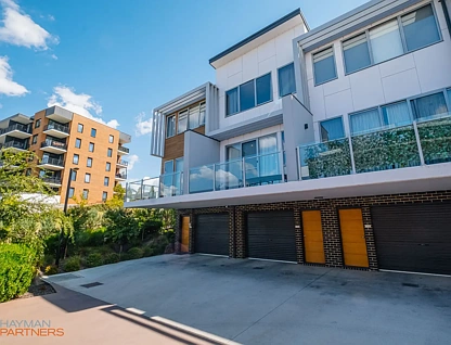 23/26 Marie Little Crescent, Denman Prospect, Molonglo Valley District, 3 rūma, 2 rūma horoi, Townhouse