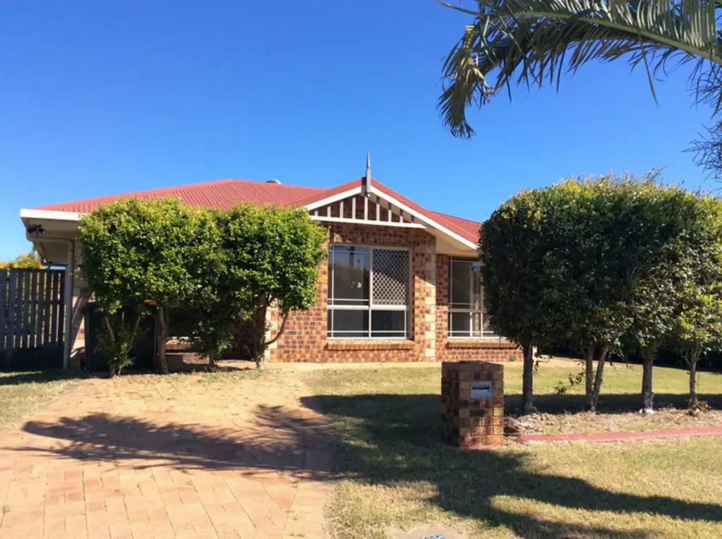 COMFORTABLE FAMILY LIVING IN THE HEART OF BARGARA