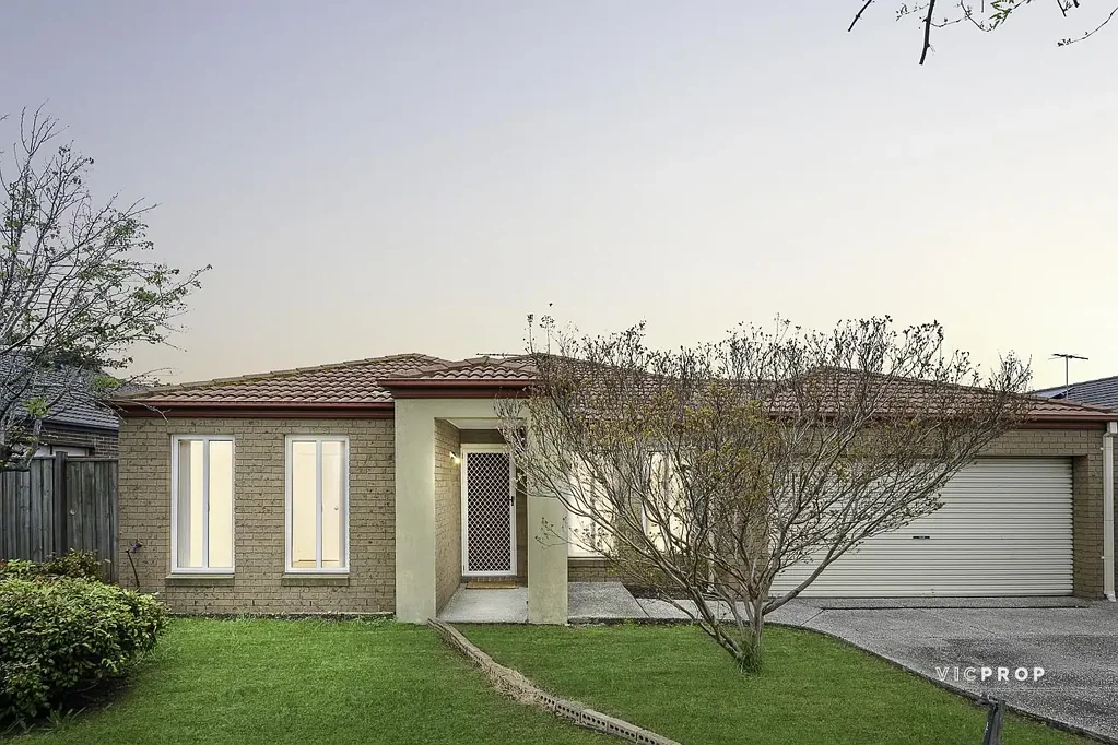 Point Cook 4房 精致家庭生活：宽敞、时尚且极其便利 Refined Family Living with Space, Style & Exceptional Convenience