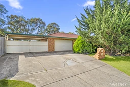 14-16 Oakdene Grove South, Altona Meadows