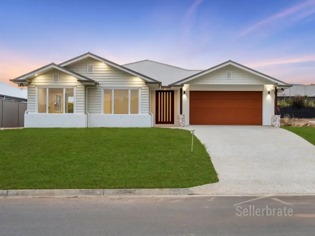 Gleneagle 4침실 Brand new | Side access | 3 living areas