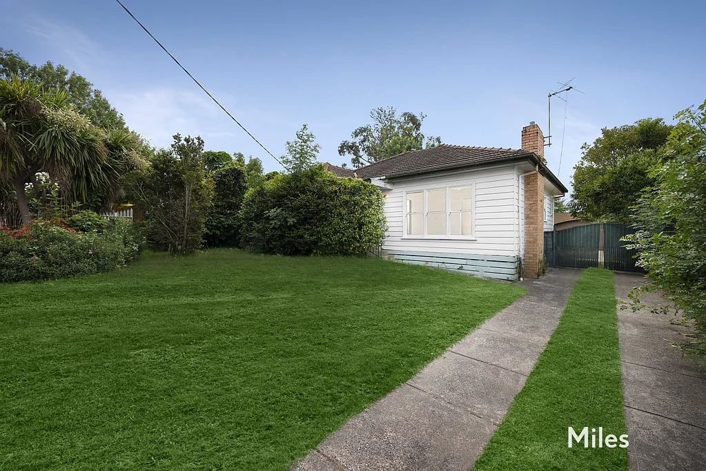 11 Harborne Street, Macleod, VIC 3085