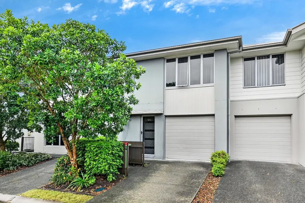 Pimpama 3બેડરૂમ Modern, Low-Maintenance Living in the Heart of Pimpama