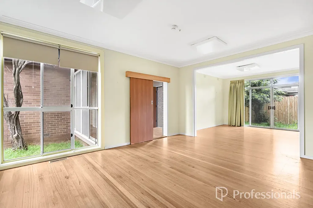 Bentleigh East 4Phòng ngủ A Grand 934m² Opportunity - APPROVED 6-DWELLING TOWNHOUSE DEVELOPMENT