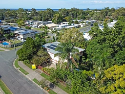 2 Elizabeth Street, Deception Bay