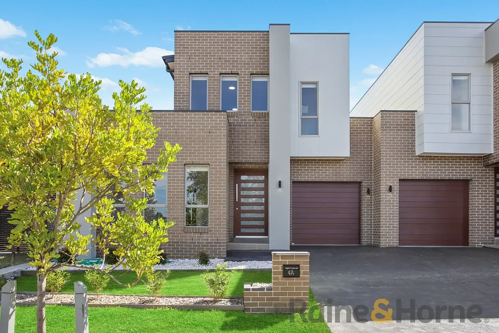 Stunning Family 5 bedroom Home for lease in Oran Park