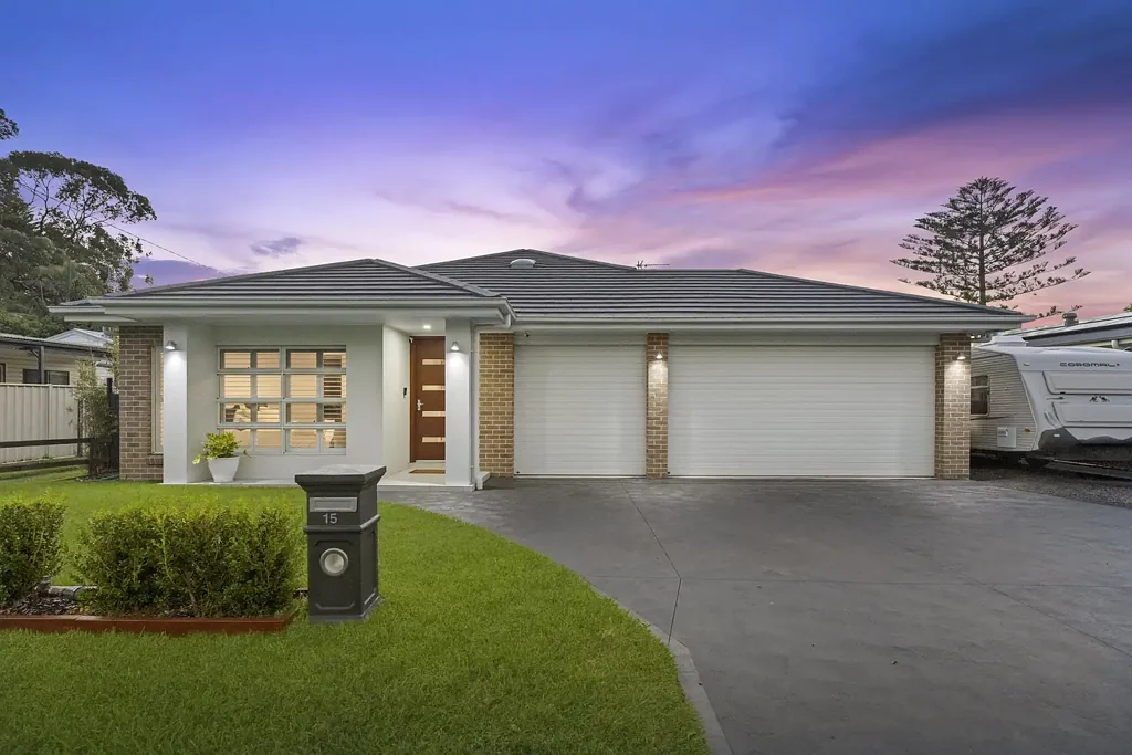 Woy Woy 5ห้องนอน Quality built five bedroom family home