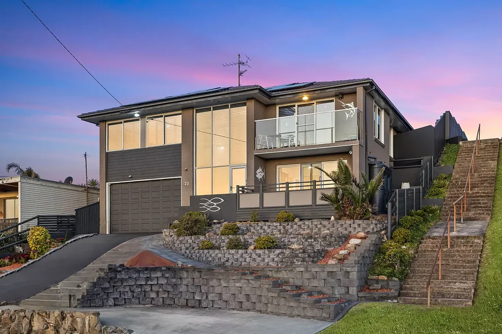 Port Kembla 3 Bedroom Coastal Elegance with Ocean Views