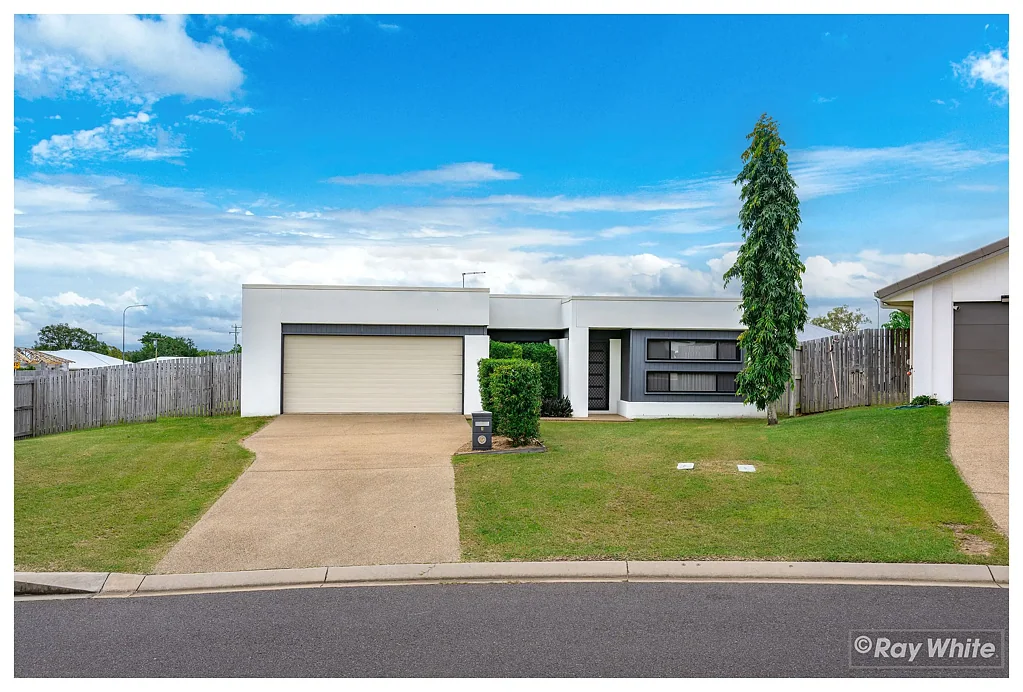 Immaculate Family Living on a Massive 951m² Corner Block - Welcome to 1 Gee Place, Gracemere