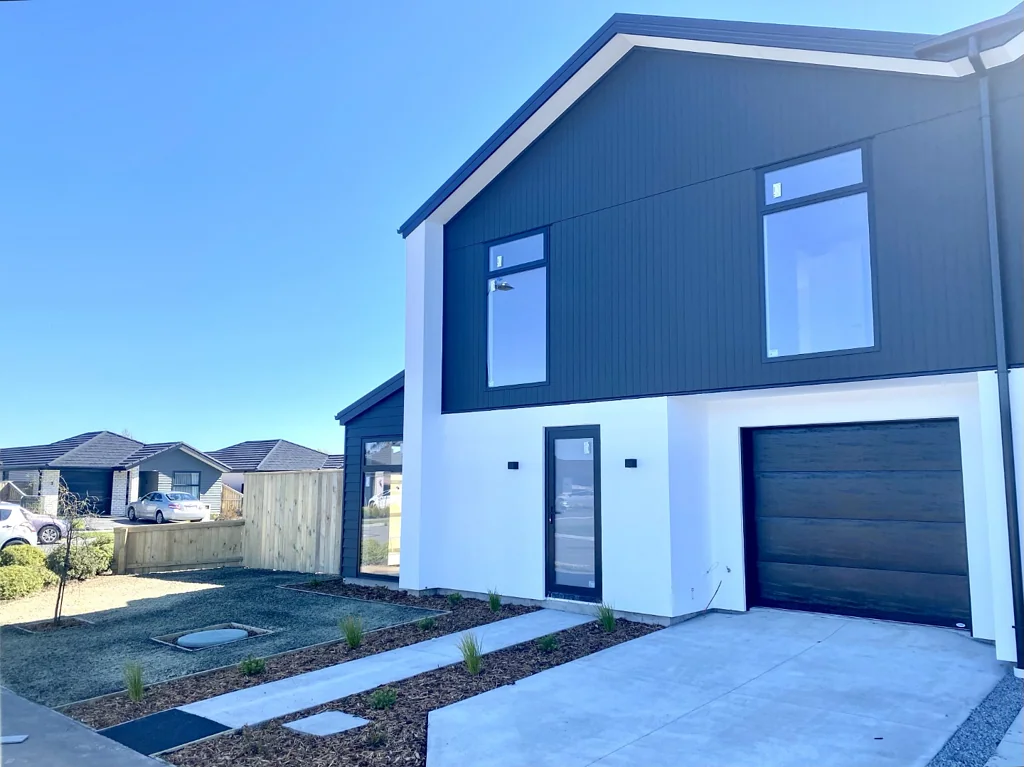 Brand New Contemporary Homes with Three Bedrooms & Three Bathrooms Per Home!