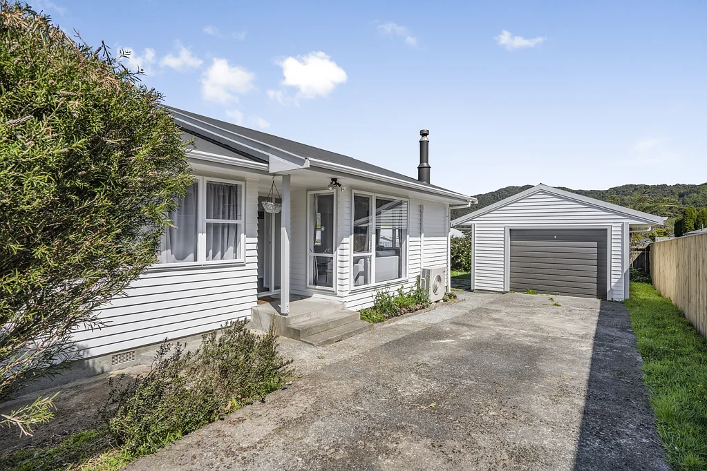 15 Kumeroa Grove, Wainuiomata, Lower Hutt, Wellington