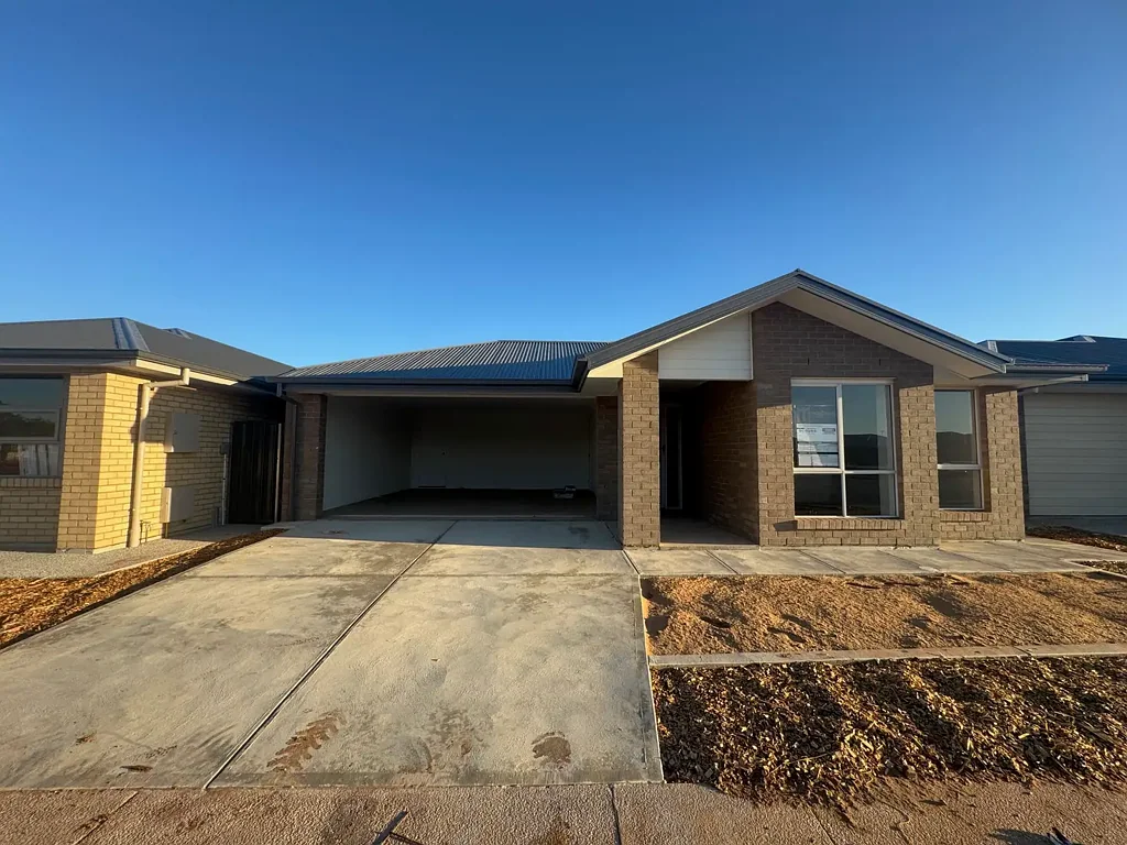 Modern 4-Bedroom Home with Dual Living & Alfresco