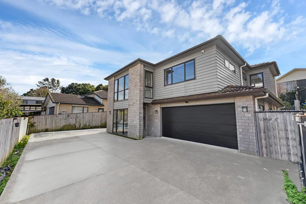 Clendon Park 5房  SPACIOUS FAMILY HOME IN SUPER CONVENIENT LOCATION!