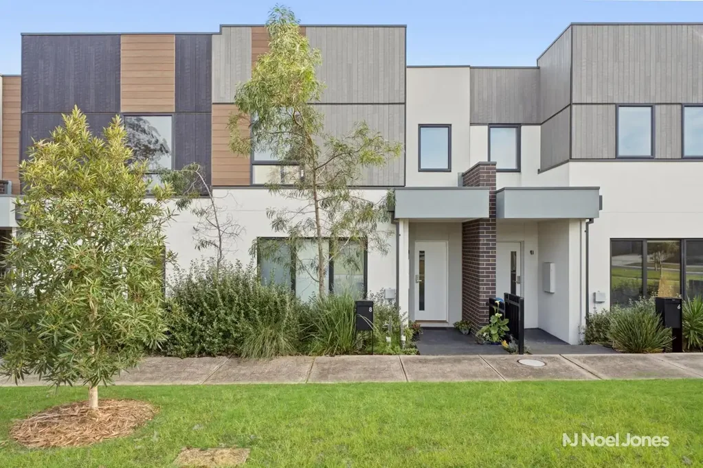 Modern, Low-Maintenance Living in a Convenient Location