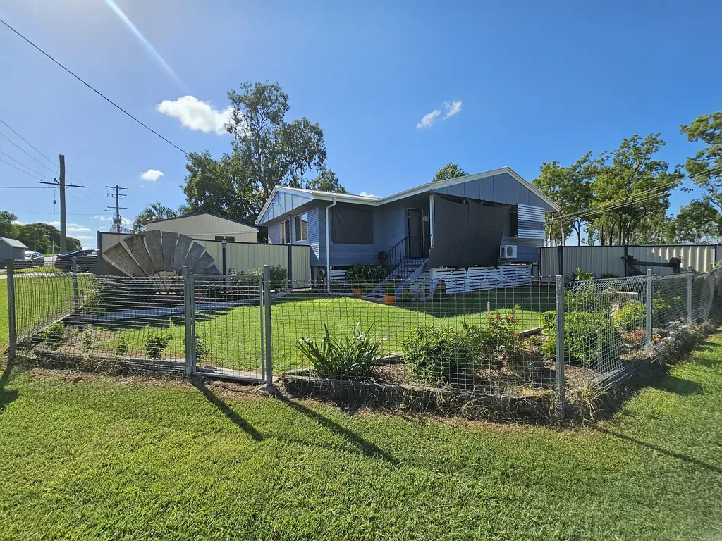 15 Rogers St, Moura, QLD 4718
