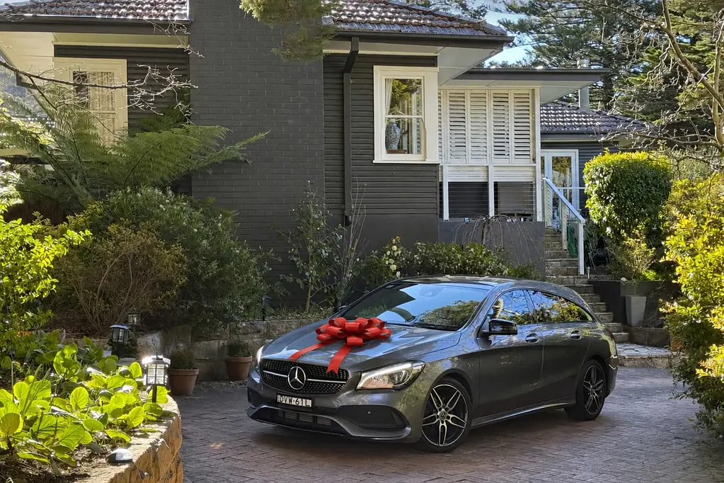 Leura 3कमरा Mercedes-Benz included in the sale, adding exceptional value to this outstanding property!