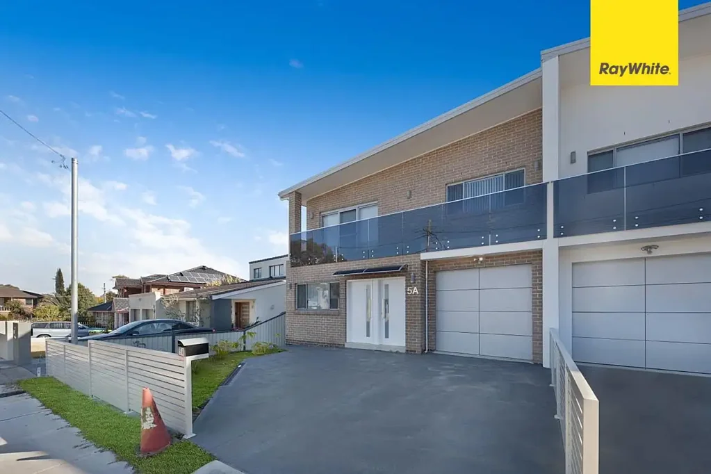 Modern & Spacious Family Living in Prime Location!