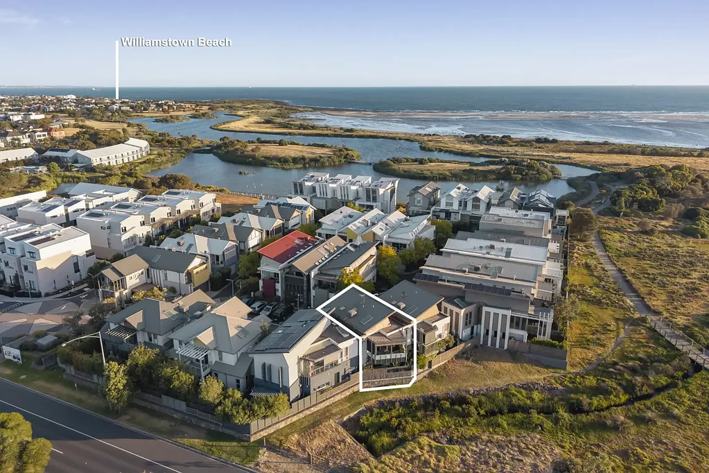Williamstown 2ਬੈੱਡਰੂਮ A Bayside Sanctuary with Space, Style and Serenity
