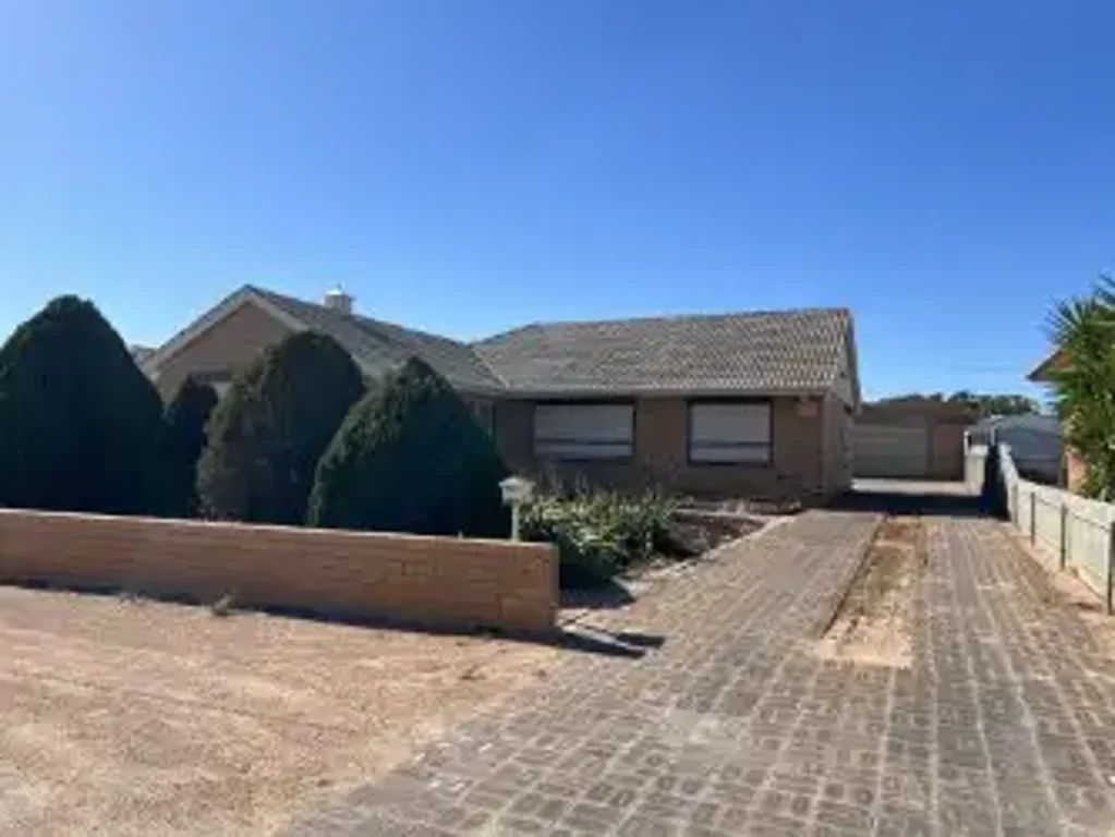 3 bedroom home in quiet location