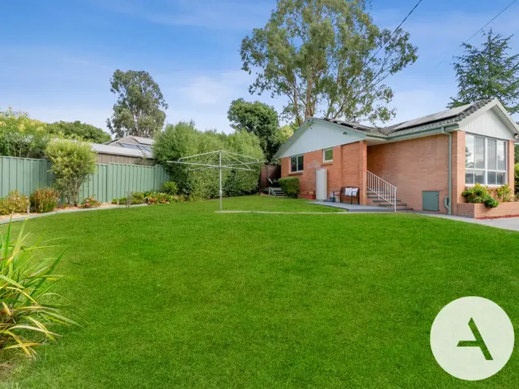 Bright and Breezy 3-Bedroom Home in Chifley!