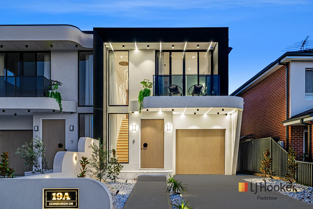 Revesby Heights 5chambre Brand New Luxury Duplex Opposite Neptune Park – Resort-Style Living in Revesby Heights