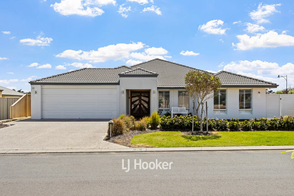 8 Adeline Drive, Millbridge, WA 6232
