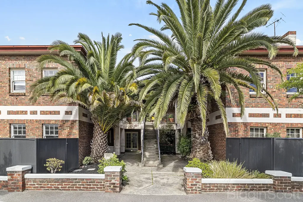 St Kilda 2房  DOVENBY COURT