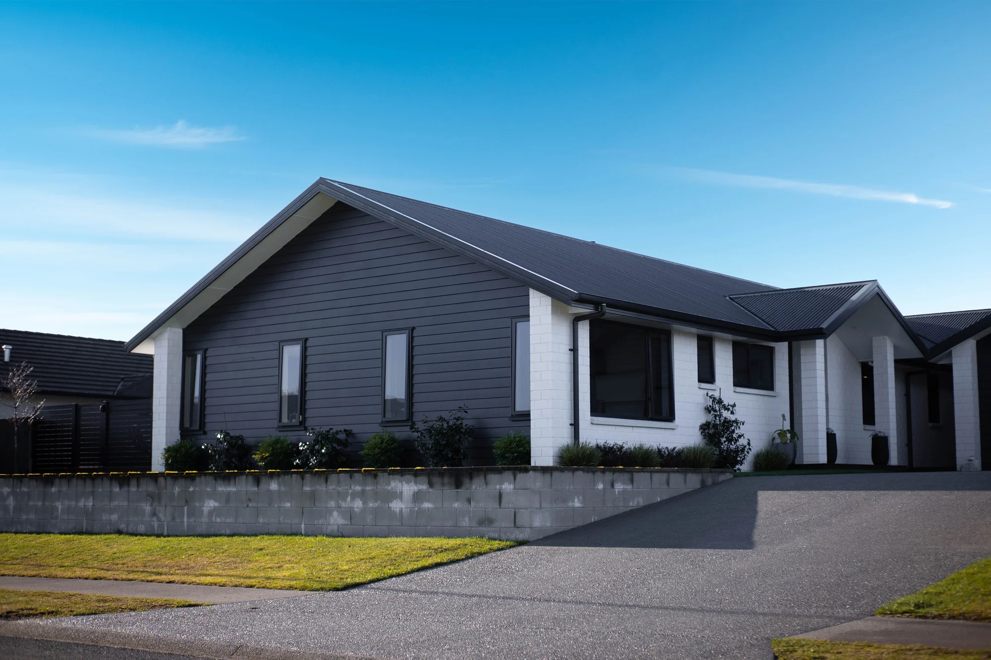 Te Anau 5 Bedroom Luxury Living With A Self-Contained Unit!