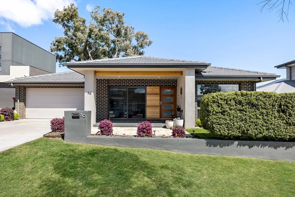 30 Kilduff Street, Watson, ACT 2602