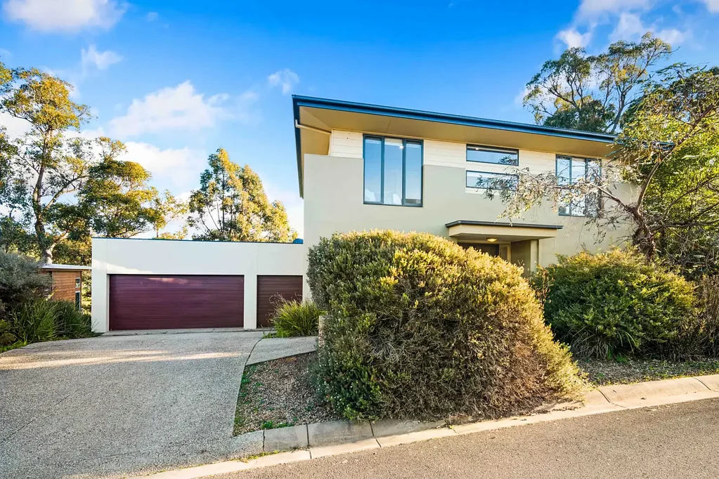 Creswick 4房  Space, Comfort and Golf Course views, the perfect package