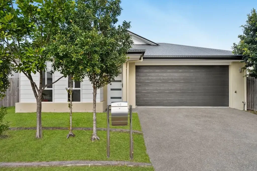 Yarrabilba 4chambre SENSATIONAL STARTER PACKAGE ON 350m2