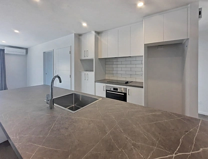 2/19 Harrison Drive, 11103, Canterbury, 3房, 2浴, 整租城市屋
