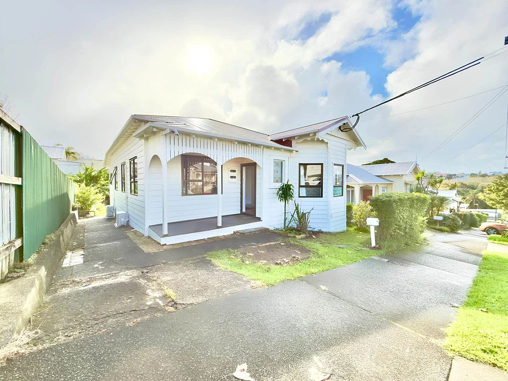 Spacious 3 Bedrooms in Grey Lynn for Rent