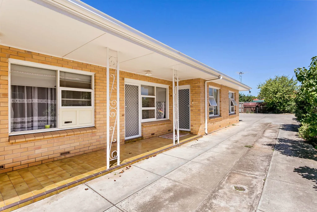 Low Maintenance Living in Seaton!
