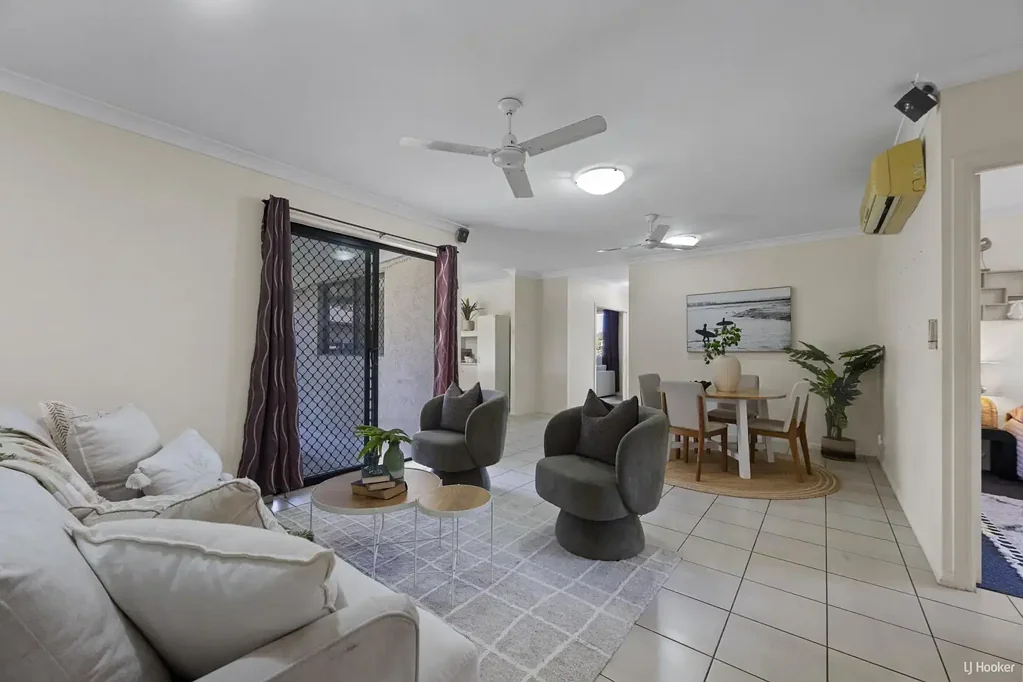 Deeragun 5ਬੈੱਡਰੂਮ 5 Bed PLUS Theatre Room for Offers Over $649,000 Be Quick!