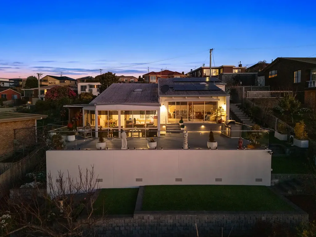East Devonport 3 Bedroom Elevated Elegance on Panorama Heights