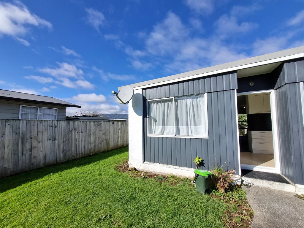 Tidy 2 bedroom unit