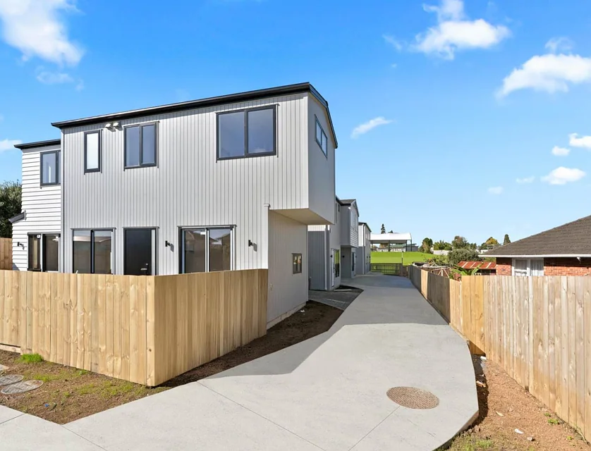 Lot 1-5/29 Raglan Street, Mangere East, Manukau City, Auckland, 3房, 2浴, 独立屋