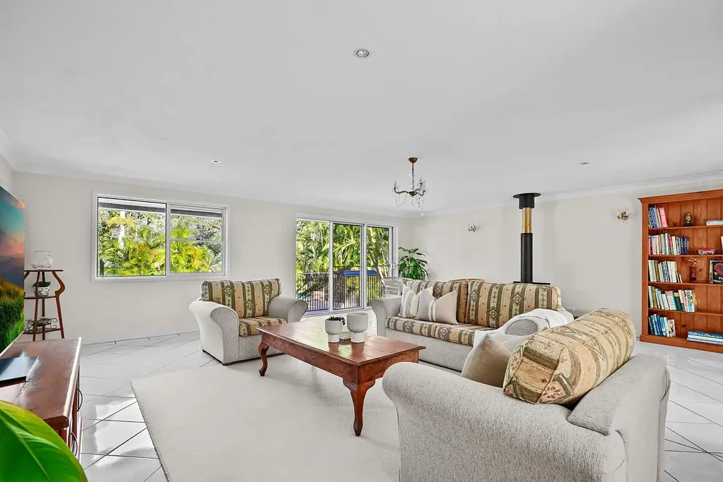 Tallebudgera 4ห้องนอน A Rare Slice of Tallebudgera Paradise - First Time Offered in 37 Years